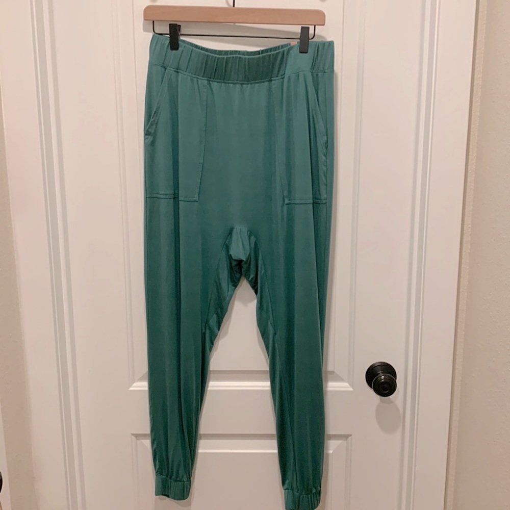 LUNYA draped modal joggers